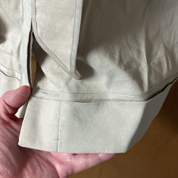 Elie Tahari size 6 tan sleeveless belted button down dress with pork chop pocket - Picture 6 of 10